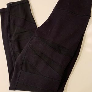 High rise wunder unders with mesh cuttout